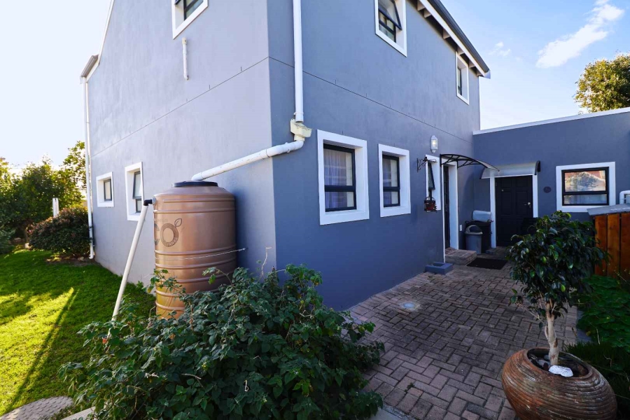 3 Bedroom Property for Sale in Sandbaai Western Cape